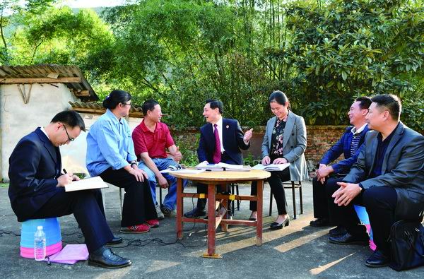 带案下访.jpg 带案下访.jpg